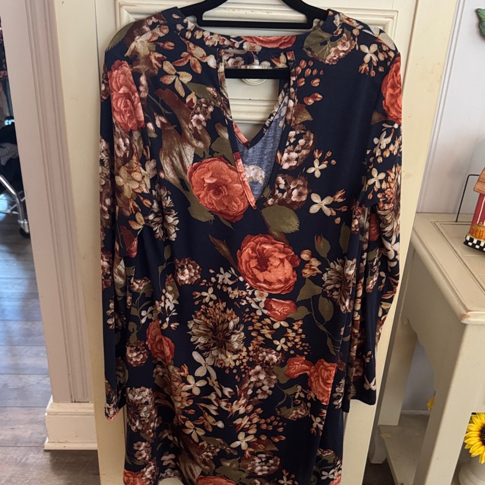 Peach Love California Navy Floral Keyhole Long Sleeve Dress Large - Picture 3 of 4